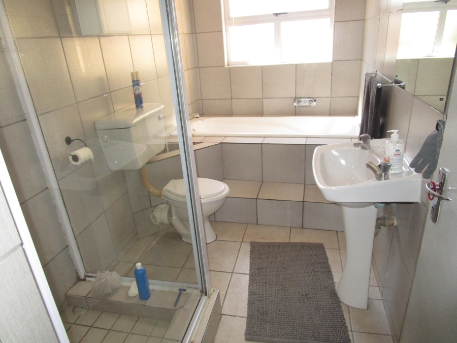 To Let 6 Bedroom Property for Rent in Crawford Western Cape